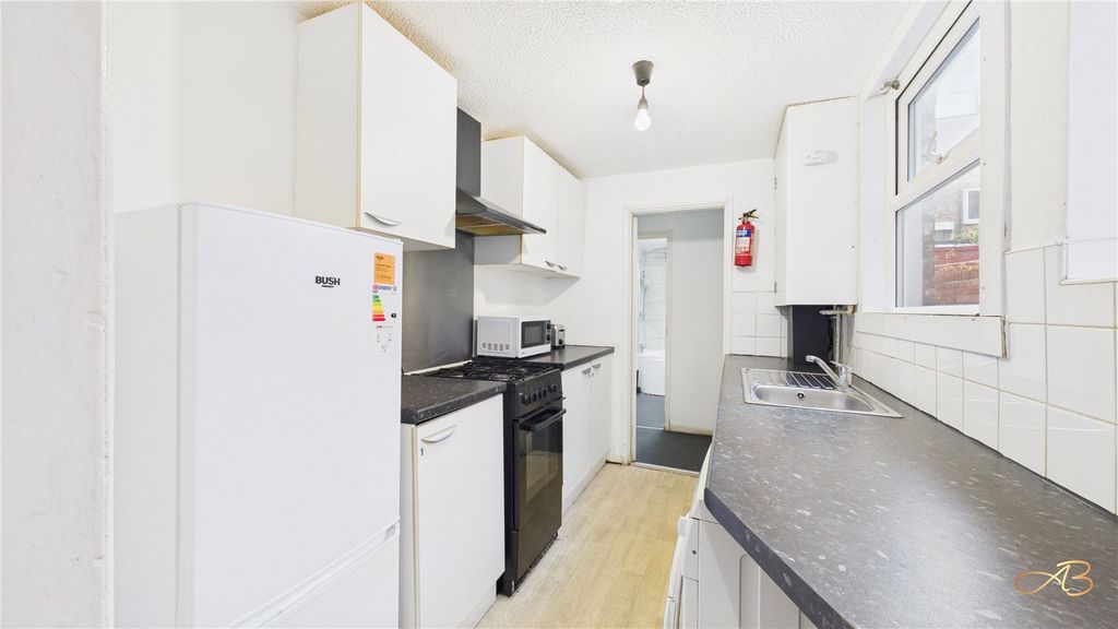 Property photo 3 of 12 Picture No. 04