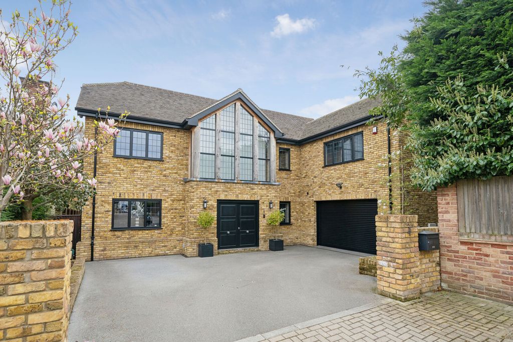 Property photo 1 of 27 External