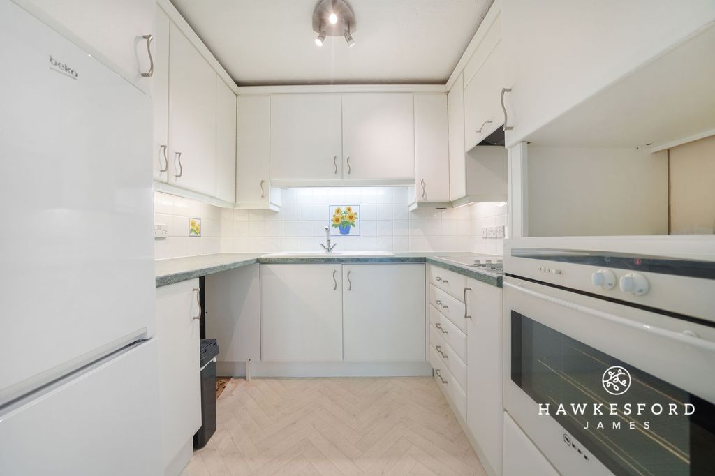 Property photo 3 of 13 Barkers Court, Sittingbourne - Kitchen