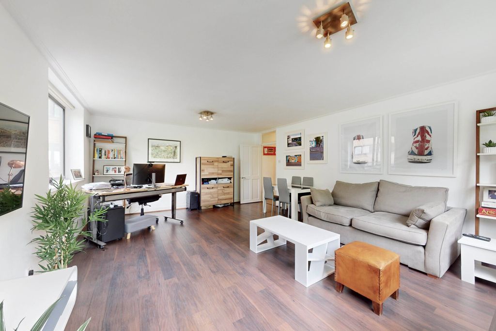 Property photo 2 of 16 Picture No. 31
