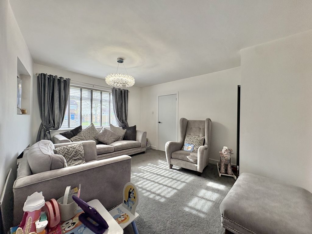 Property photo 3 of 18