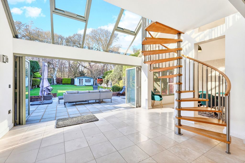 Property photo 3 of 45