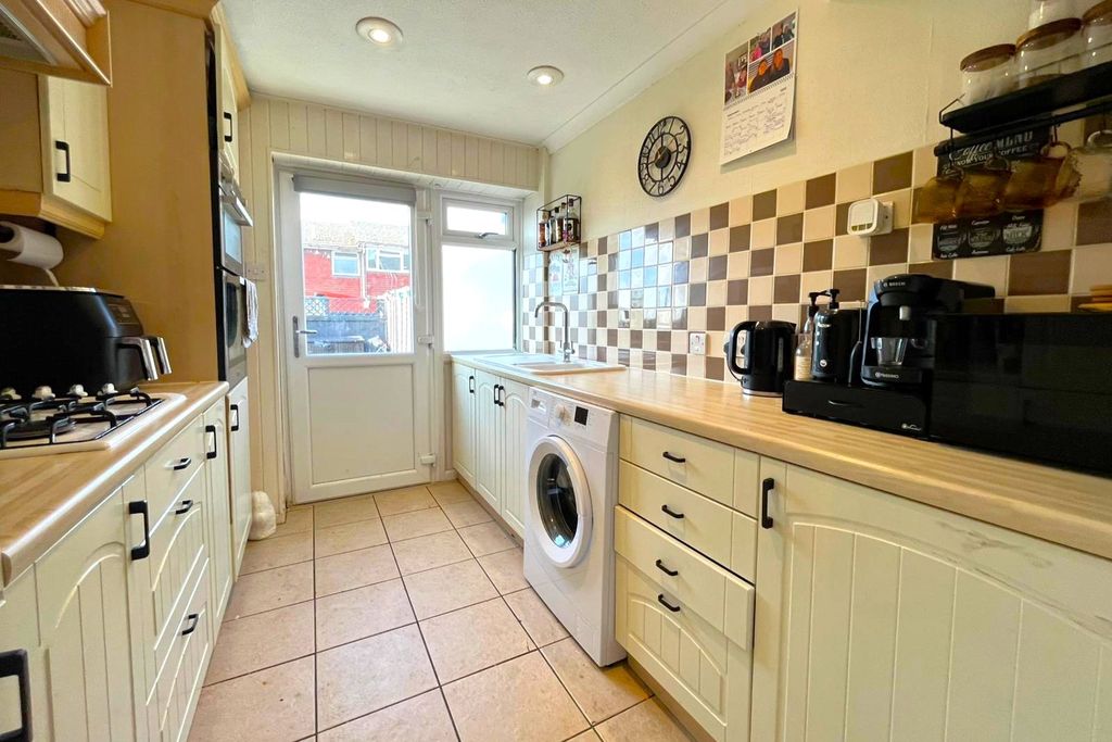 Property photo 2 of 16 Picture No. 19