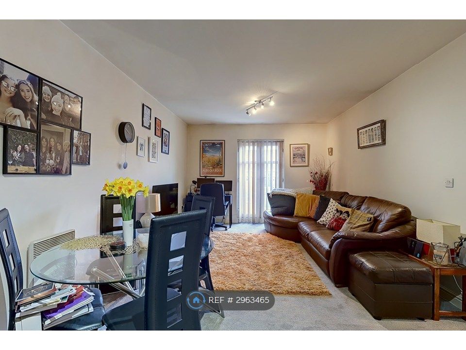 Property photo 2 of 7 Lounge