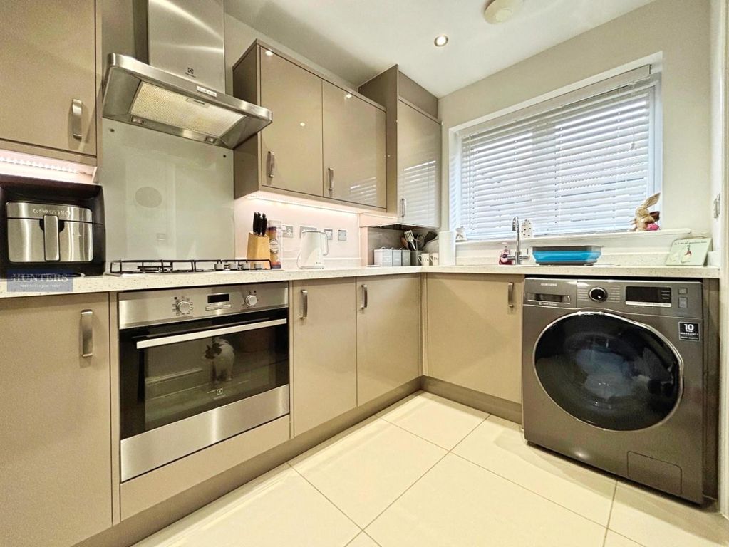 Property photo 3 of 16 Kitchen