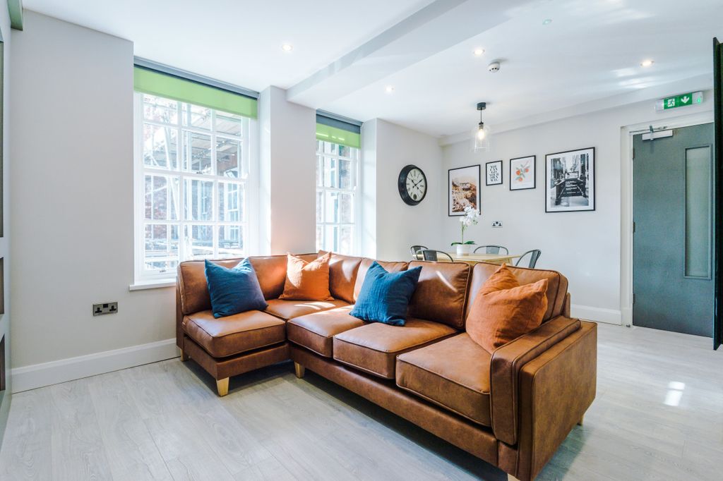 Property photo 1 of 40 Jesmond View, Block A, Flat 5, Living Area 10
