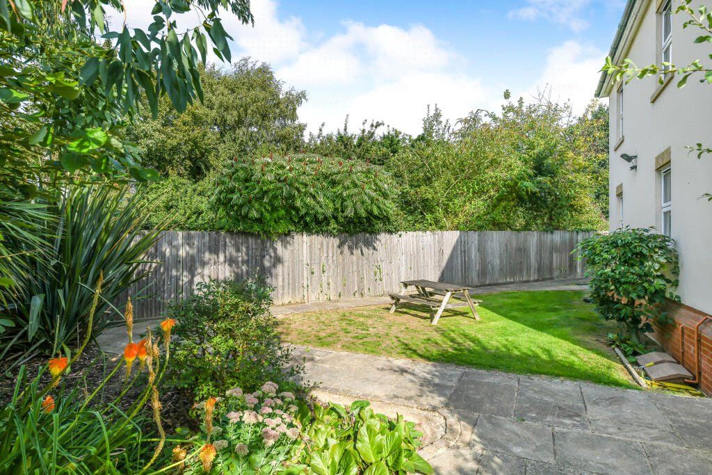 Property photo 2 of 13 Communal Garden