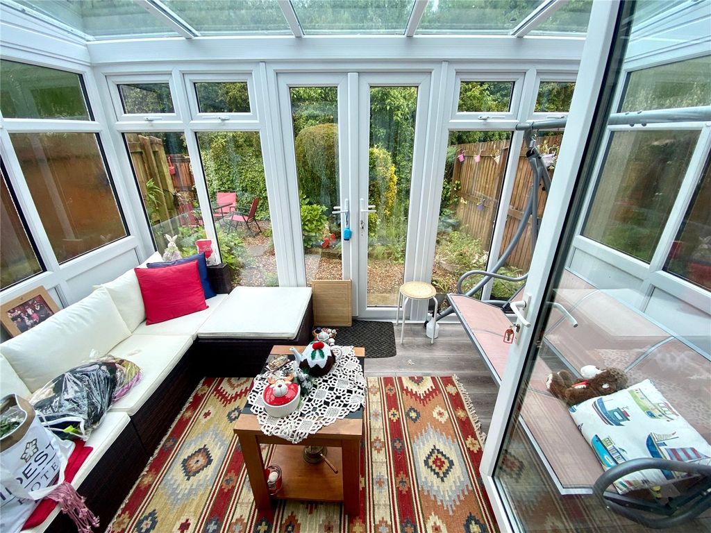 Property photo 3 of 9 Conservatory