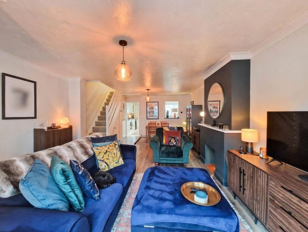 Property photo 1 of 16 Living Room