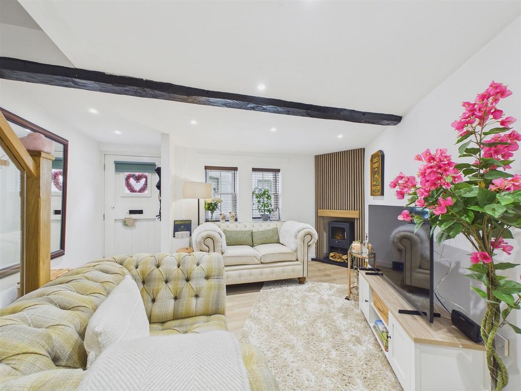 Property photo 2 of 12 Cam03972G0-Pr0296-Still009.Jpg