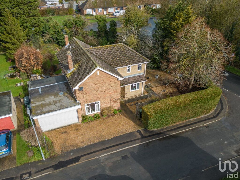 Property photo 2 of 45
