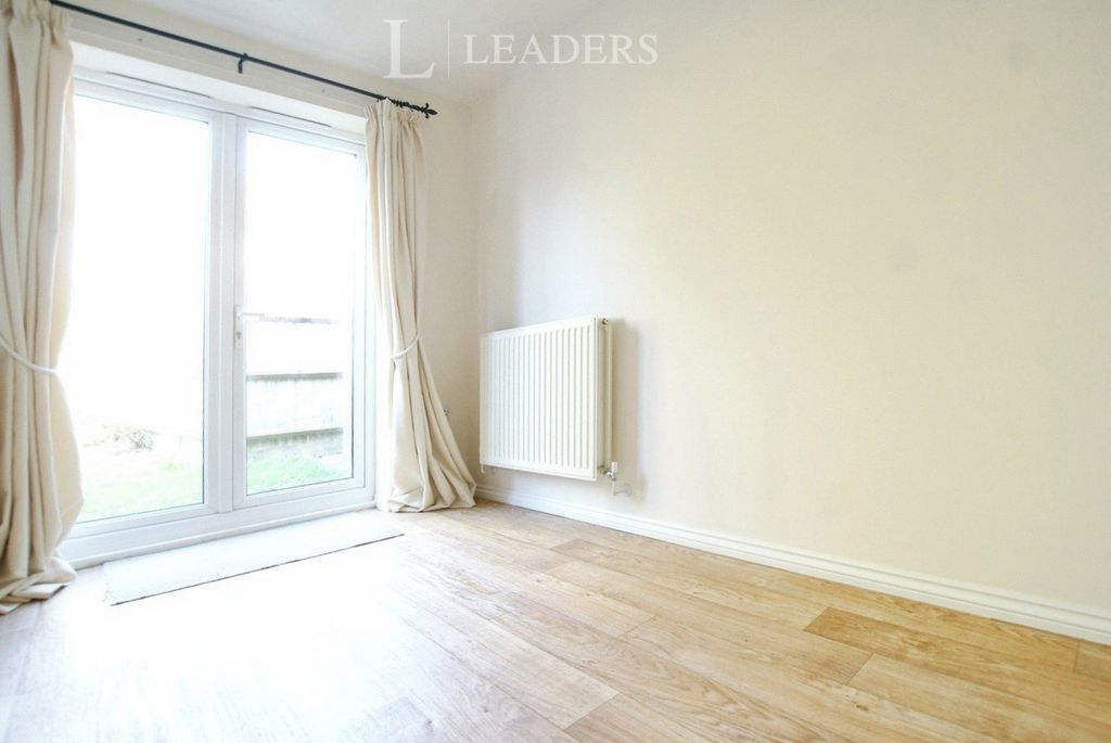 Property photo 3 of 11 Pbox-Img.Jpg