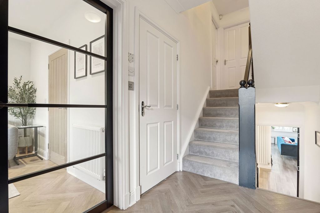 Property photo 2 of 34