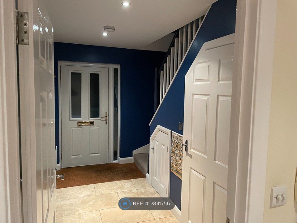 Property photo 2 of 14 Entrance