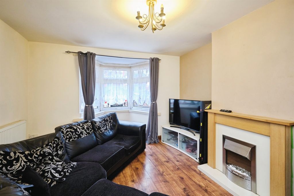 Property photo 2 of 19