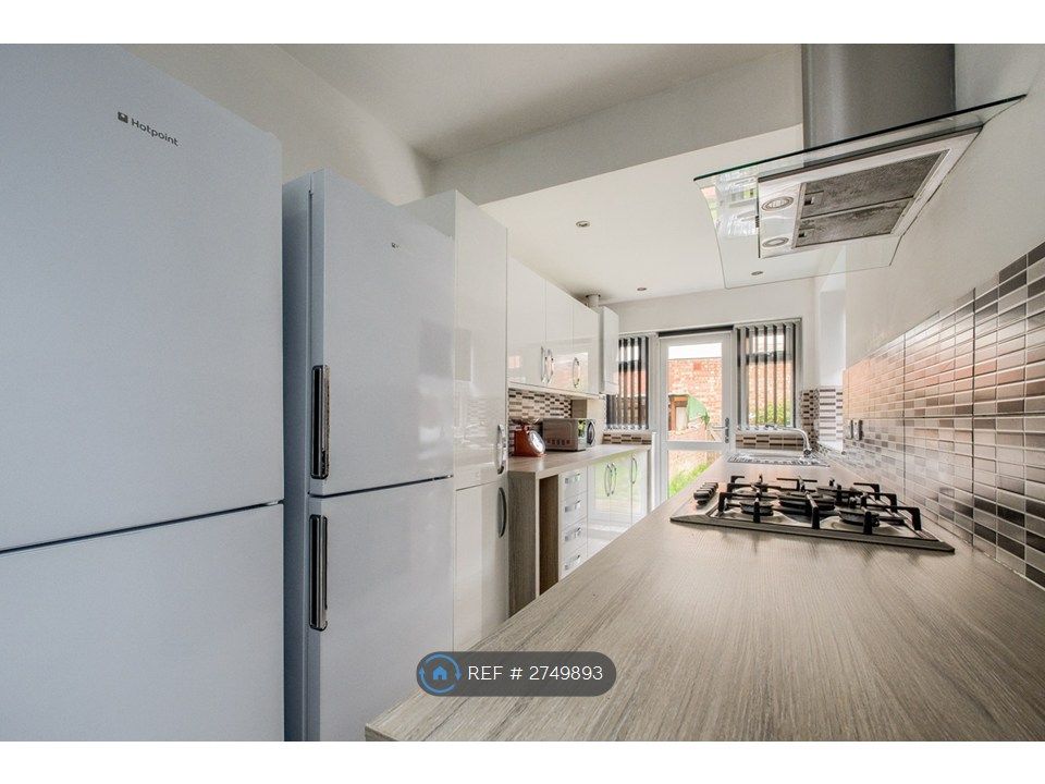 Property photo 2 of 12 Living Room/ Kitchen