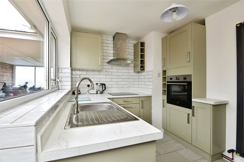 Property photo 3 of 15 Picture No. 11