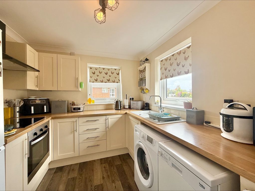 Property photo 2 of 11