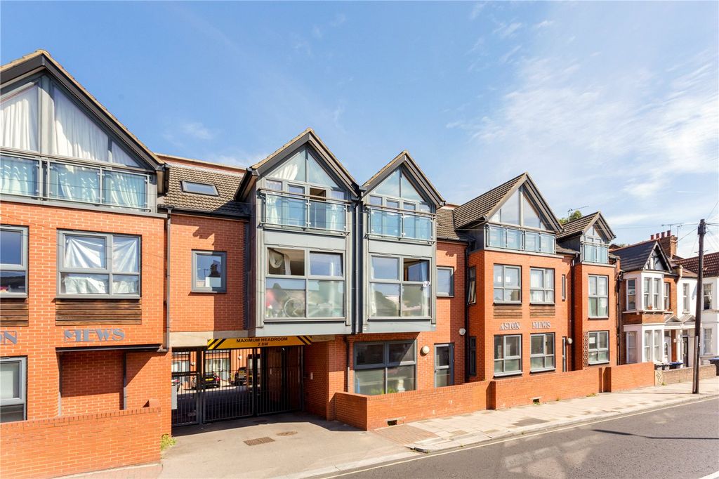 Property photo 1 of 17 1