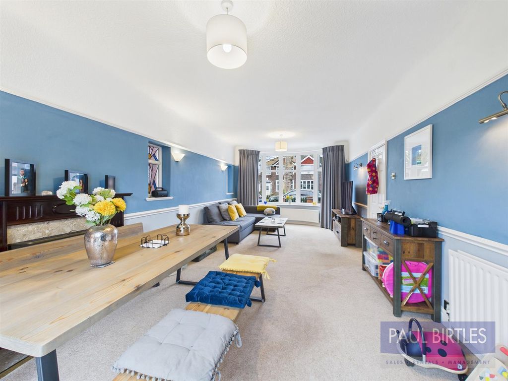 Property photo 3 of 28 Cam01301G0-Pr0718-Still033.Jpg