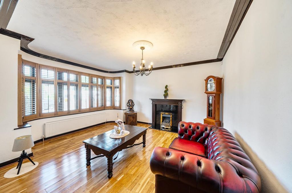 Property photo 2 of 20 Davidson Frost-Wellings, Dfw, Edgwarebury Lane, Ed