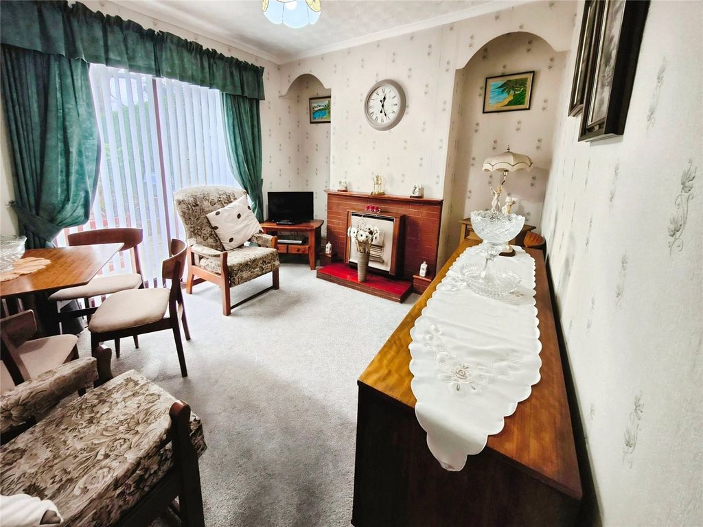 Property photo 3 of 12 Dining Room