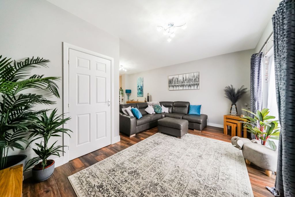 Property photo 3 of 22