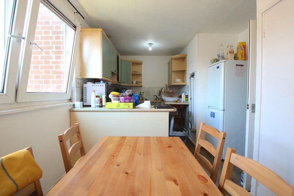 Property photo 3 of 6 Img_2488.Jpg