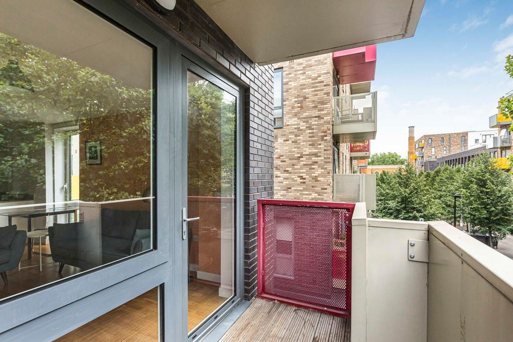 Property photo 3 of 20 Exterior