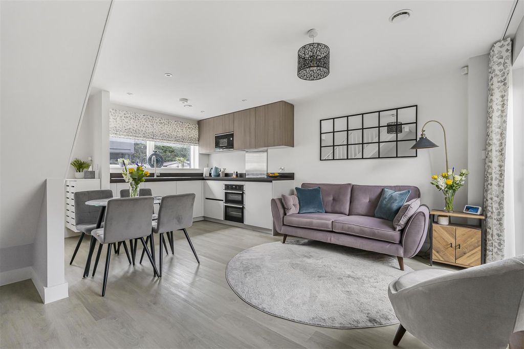 Property photo 2 of 24 18_59828.Jpg