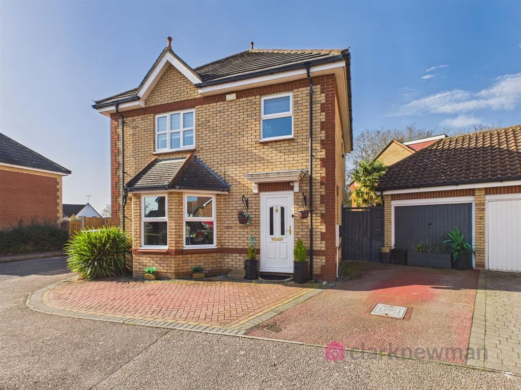 Property photo 1 of 18 Front