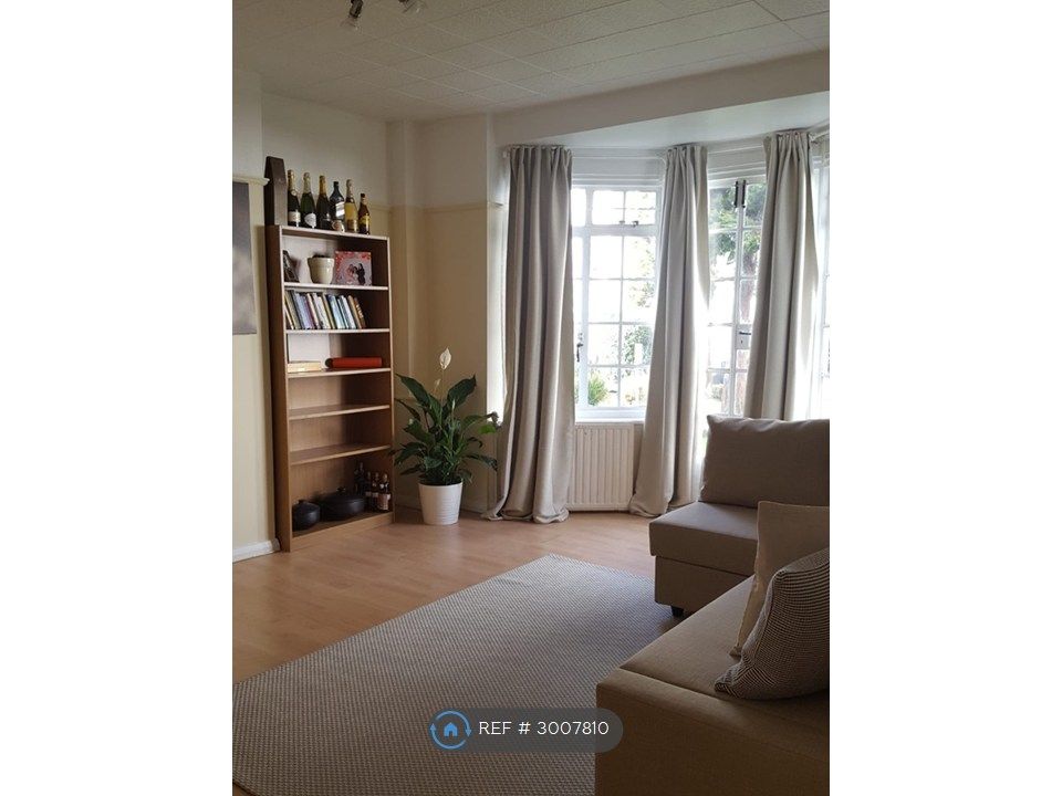 Property photo 2 of 33
