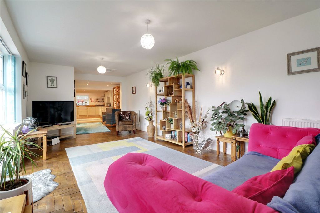 Property photo 2 of 28 Picture No. 42