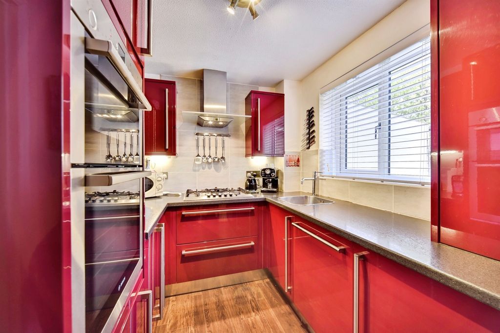 Property photo 3 of 19