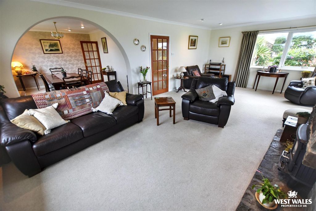 Property photo 2 of 36 19 (4).Jpg