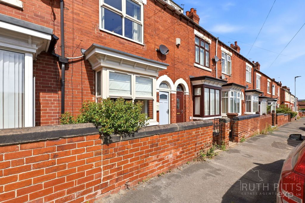 Property photo 2 of 30