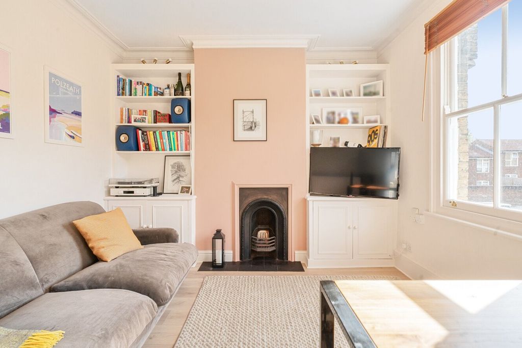 Property photo 2 of 18 Picture No. 10