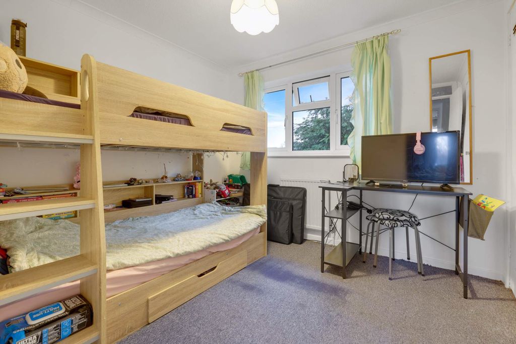 Property photo 3 of 5