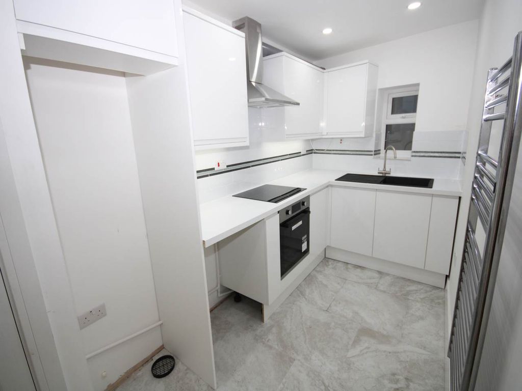 Property photo 1 of 8 Kit