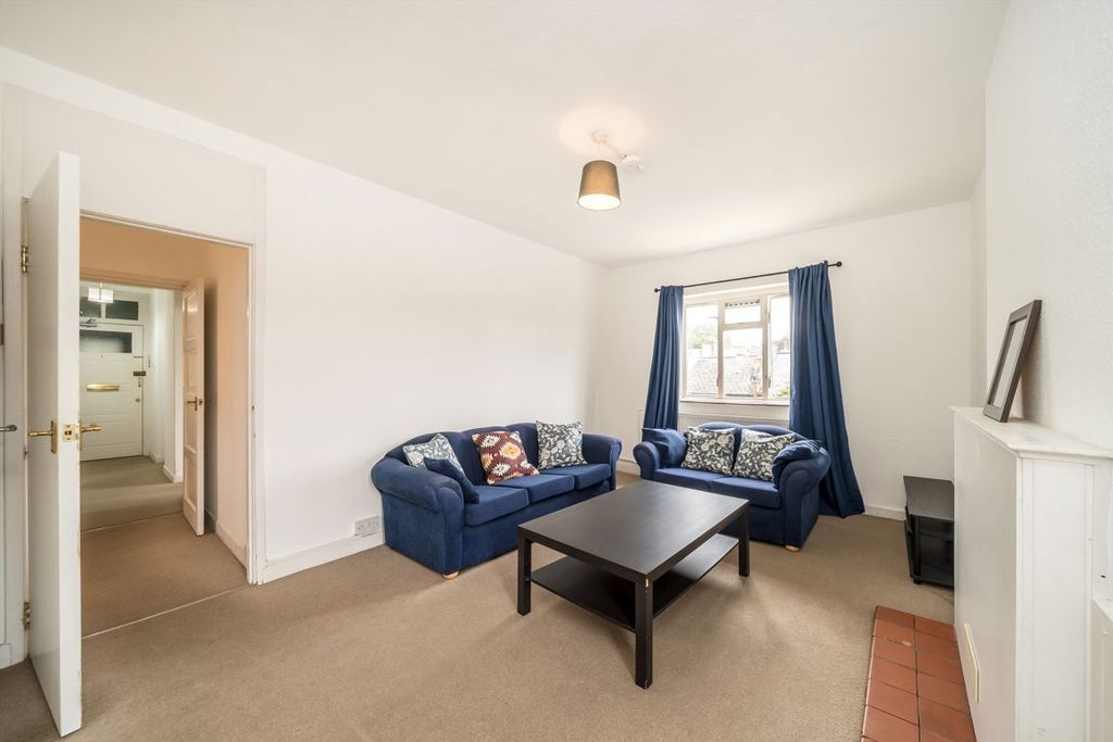 Property photo 2 of 9