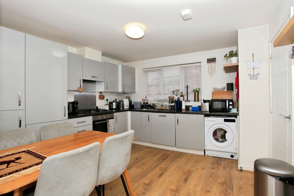 Property photo 2 of 17 Photo