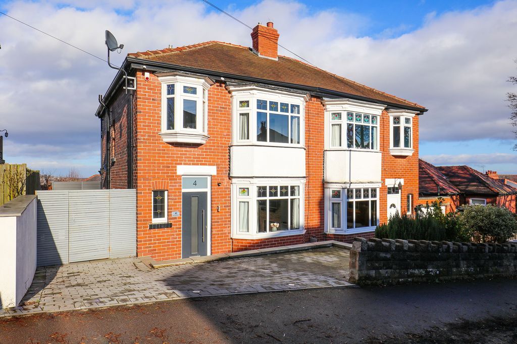 Property photo 1 of 33