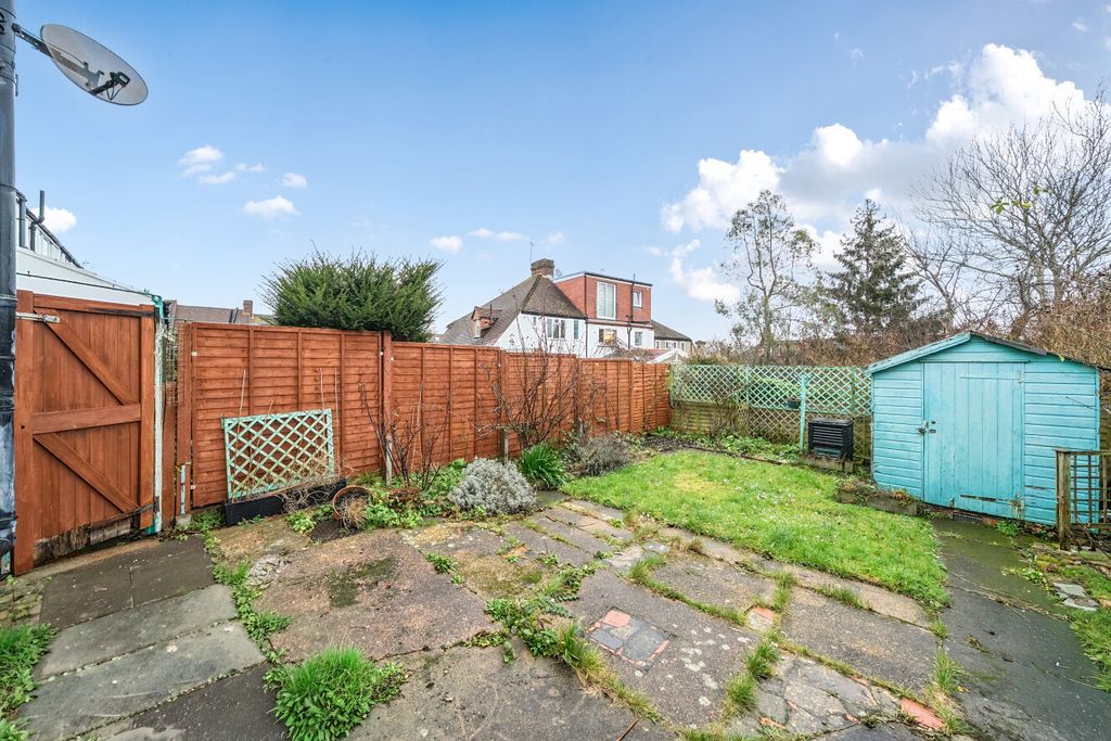 Property photo 2 of 15 1408934-6-6984889...