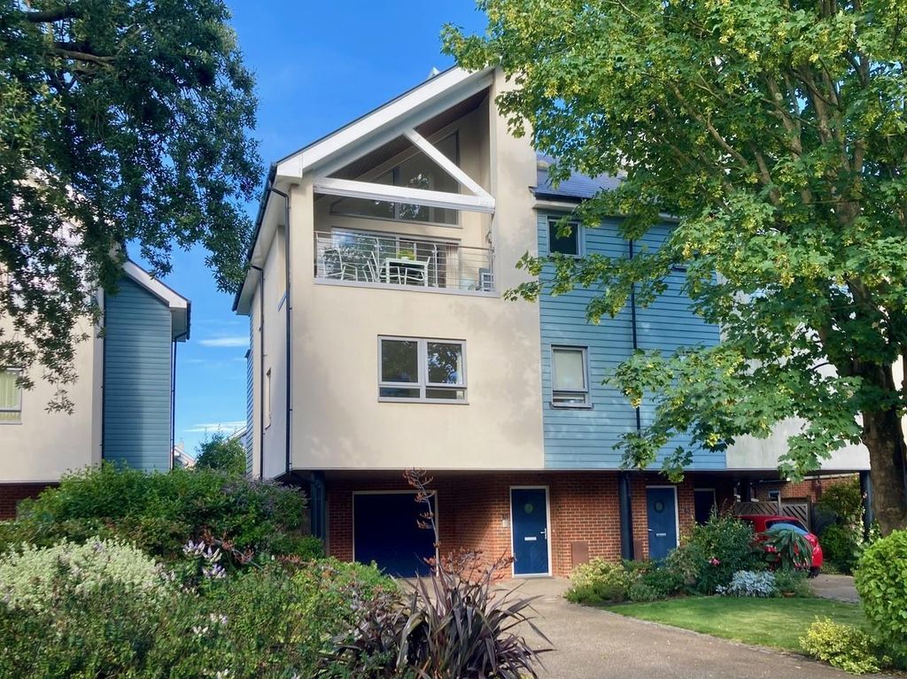 Property photo 1 of 22