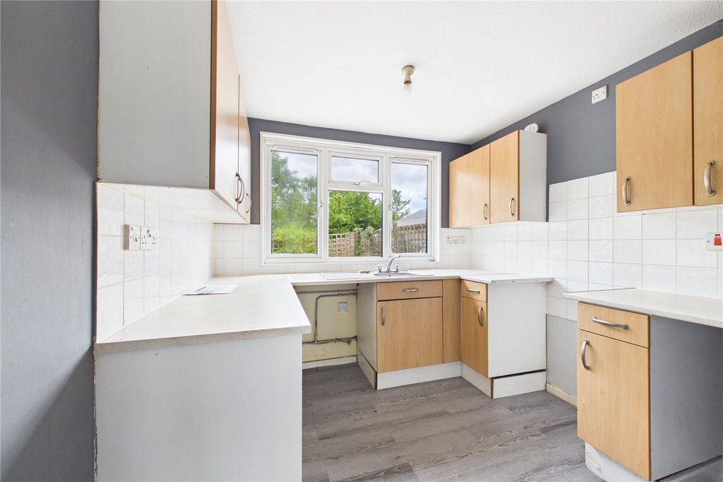Property photo 3 of 14 Kitchen
