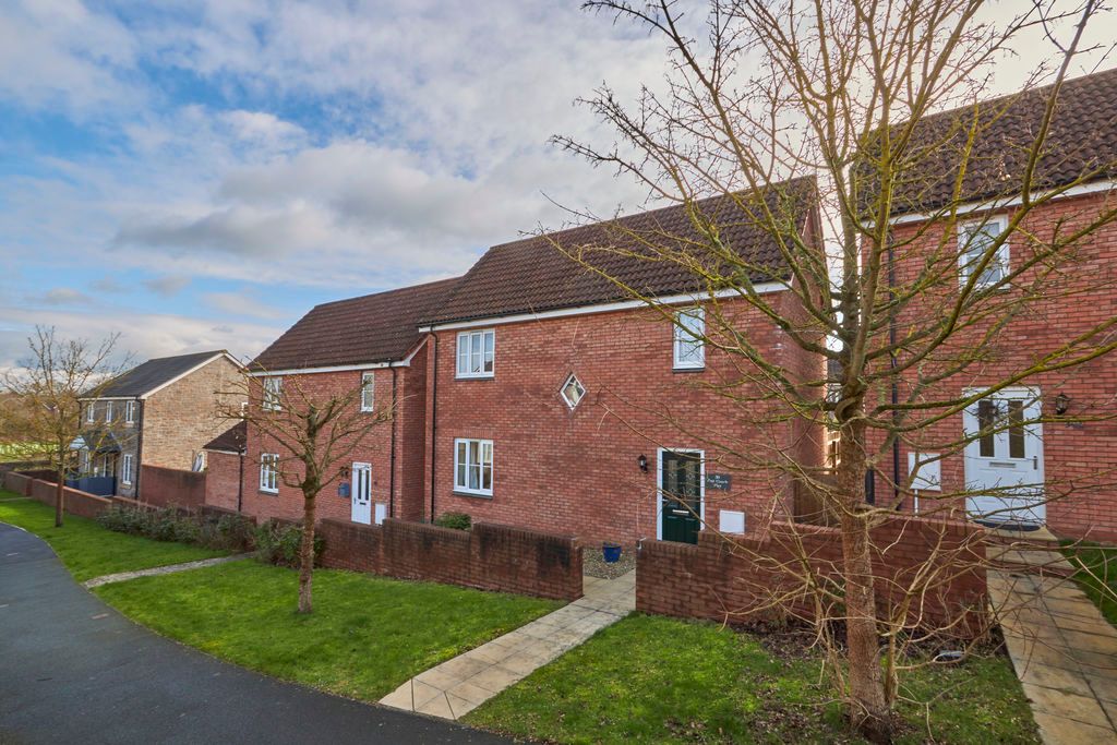 Property photo 1 of 16 Front