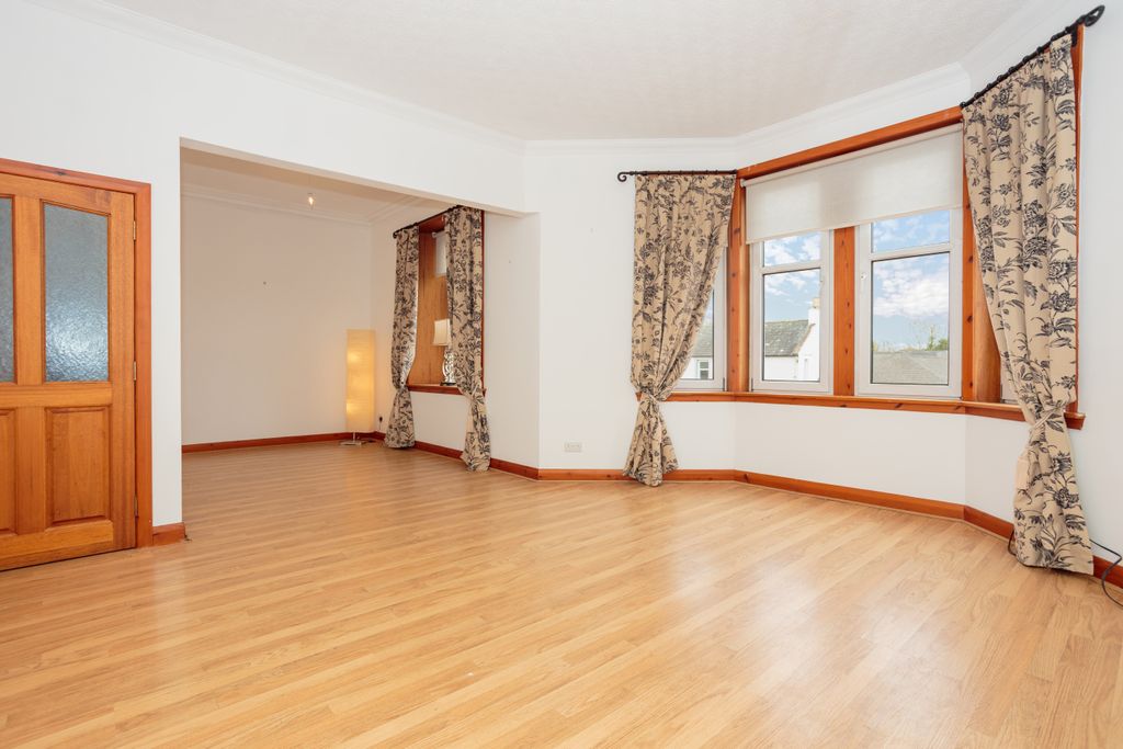 Property photo 2 of 38 Living Room/Dining Room