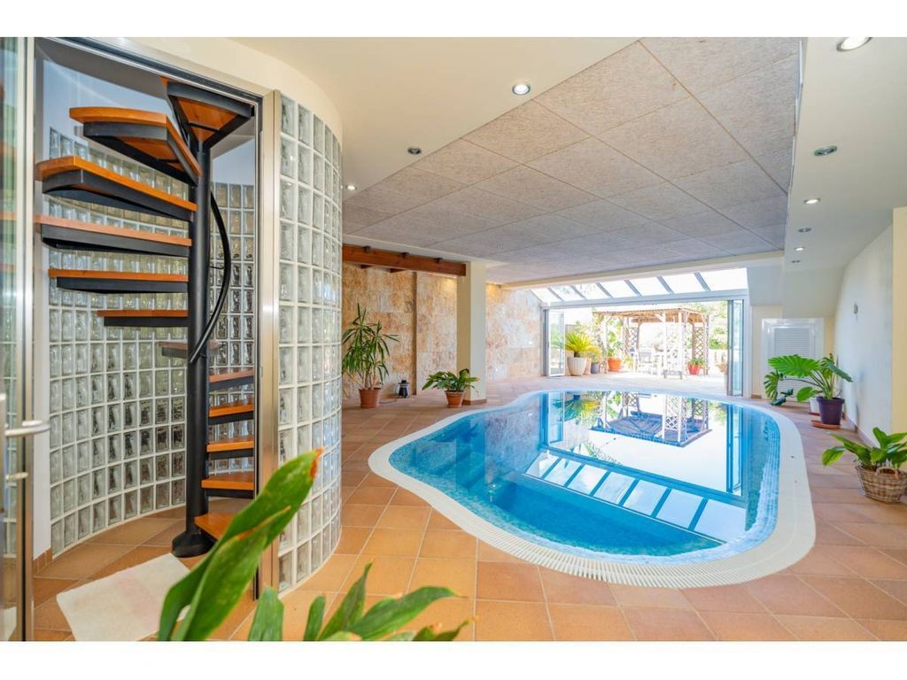 Property photo 1 of 30