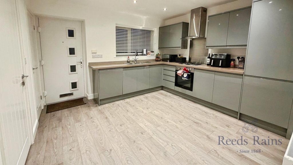 Property photo 3 of 9 Picture No. 14