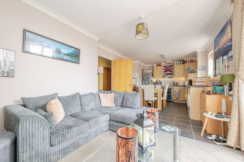 Property photo 3 of 14